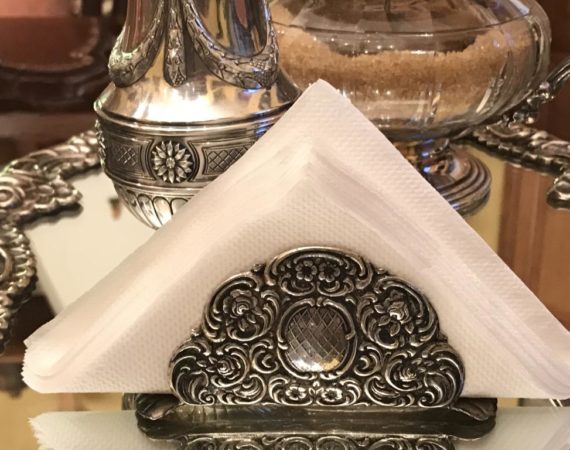 старинная серебряная салфетница скупка