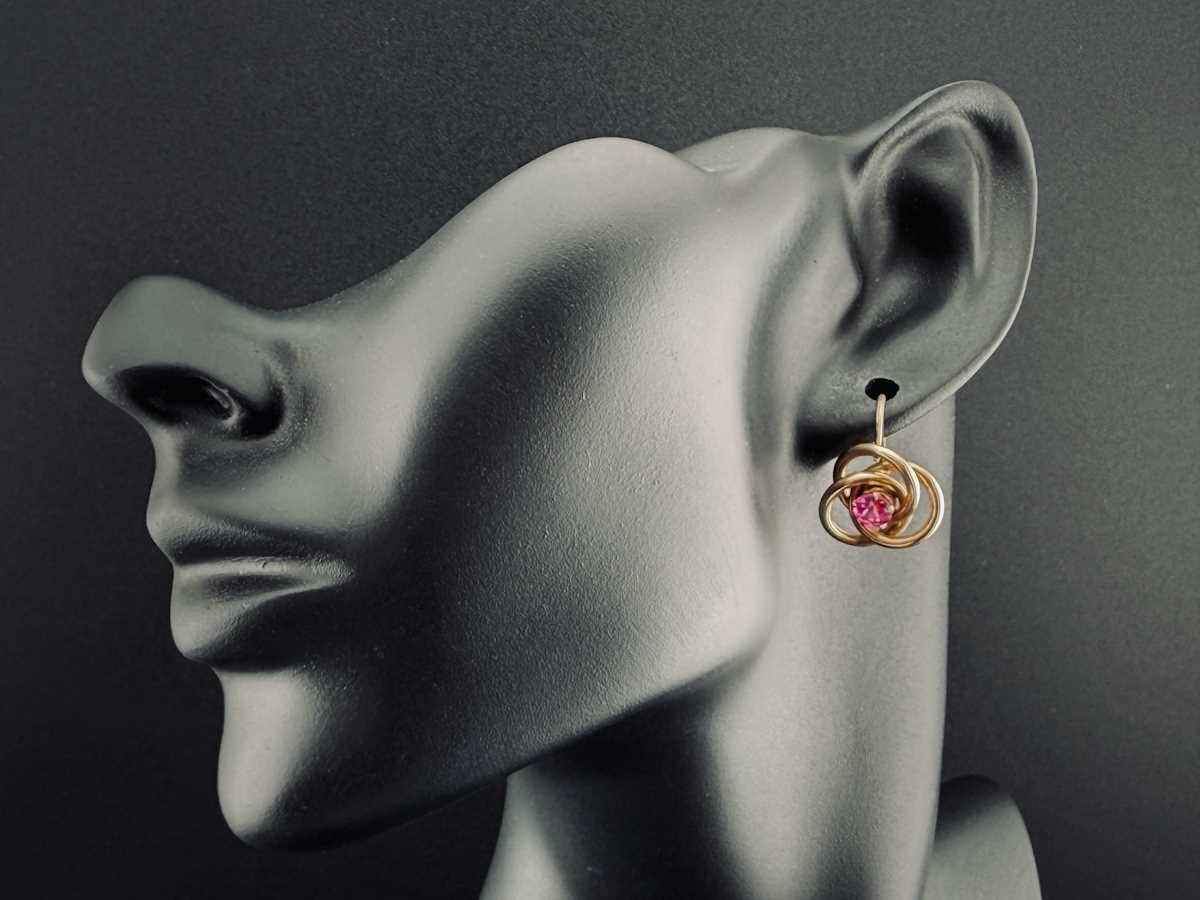 Золотые серьги ссср с корундами