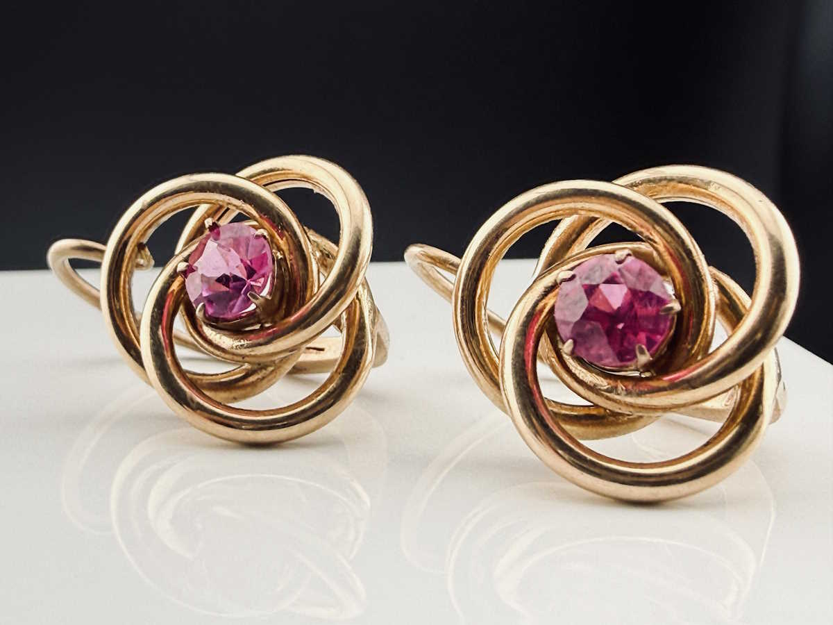 Золотые советские серьги с корундами