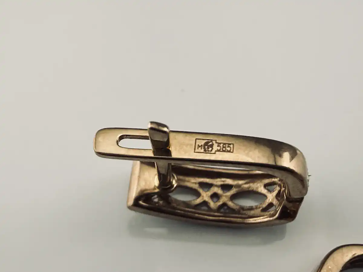 585 проба золота