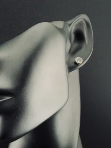 Золотые серьги пусеты с топазом и бриллиантами