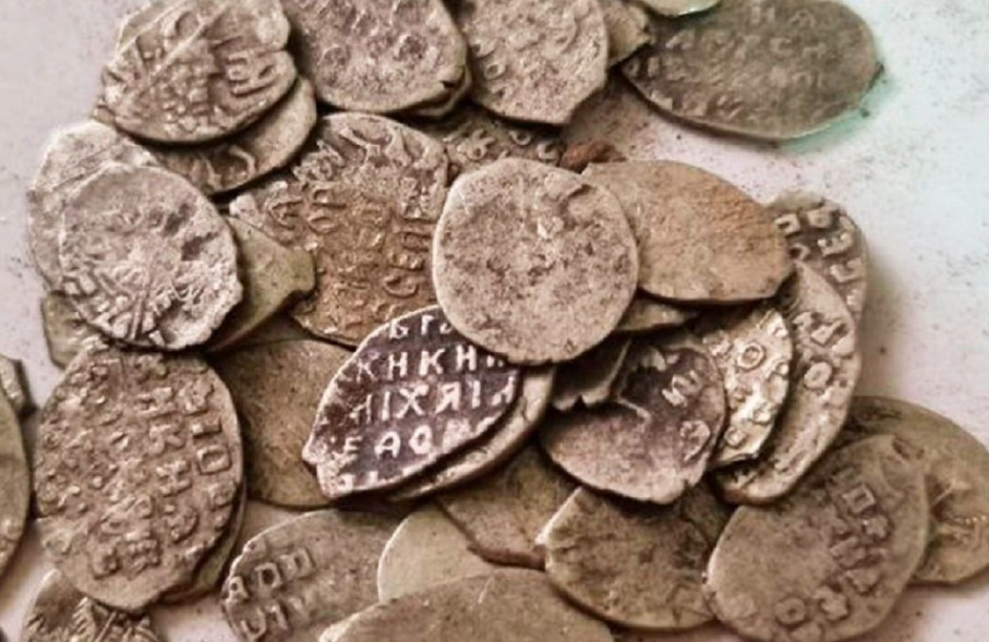 Клад серебра нашли в МАО