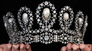 Тиара королевской семьи