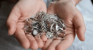 Как отличить серебро от мельхиора