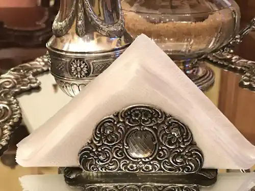Старинная серебряная салфетница скупка
